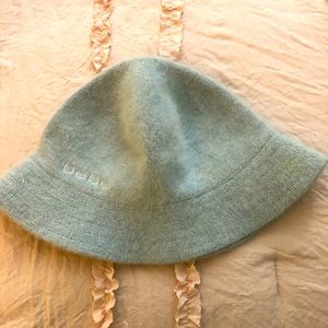 Bebe hat